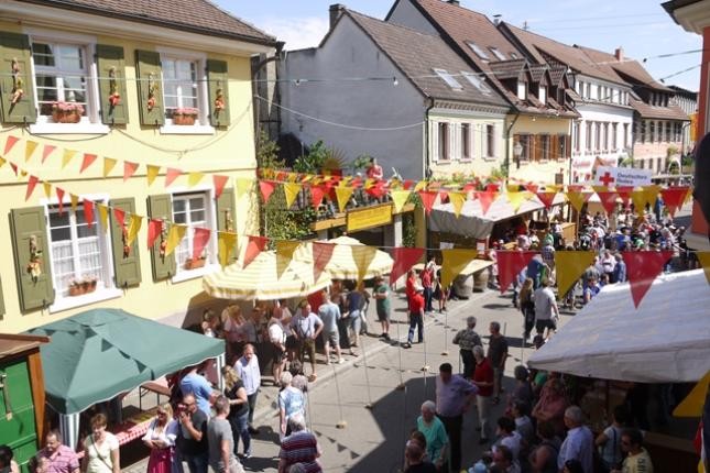 Blick auf die Feststraße