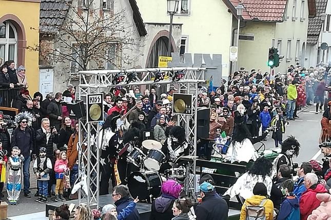 Fasnachtsumzug in Wasenweiler Fasnachtsumzug in Wasenweiler