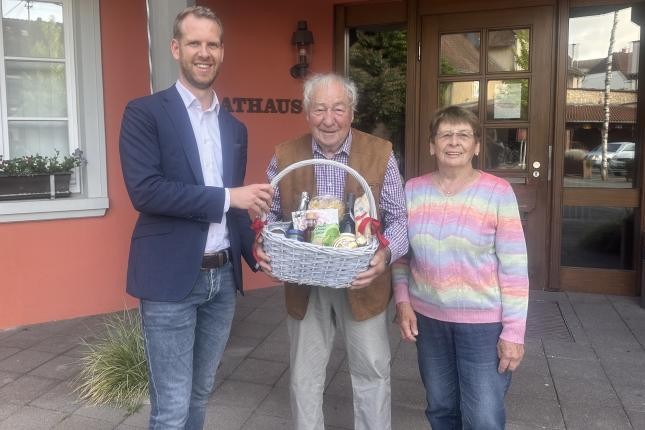 Bgm Herr Eckerle, Herr Hintereck und Frau Hinter-Krey Bgm Herr Eckerle, Herr Hintereck und Frau Hinter-Krey